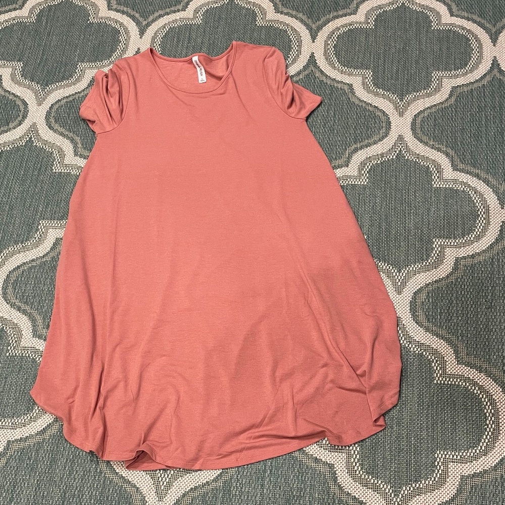 NWOT Zenana Premium Rose Colored Flowy Dress with Pockets Sz L
